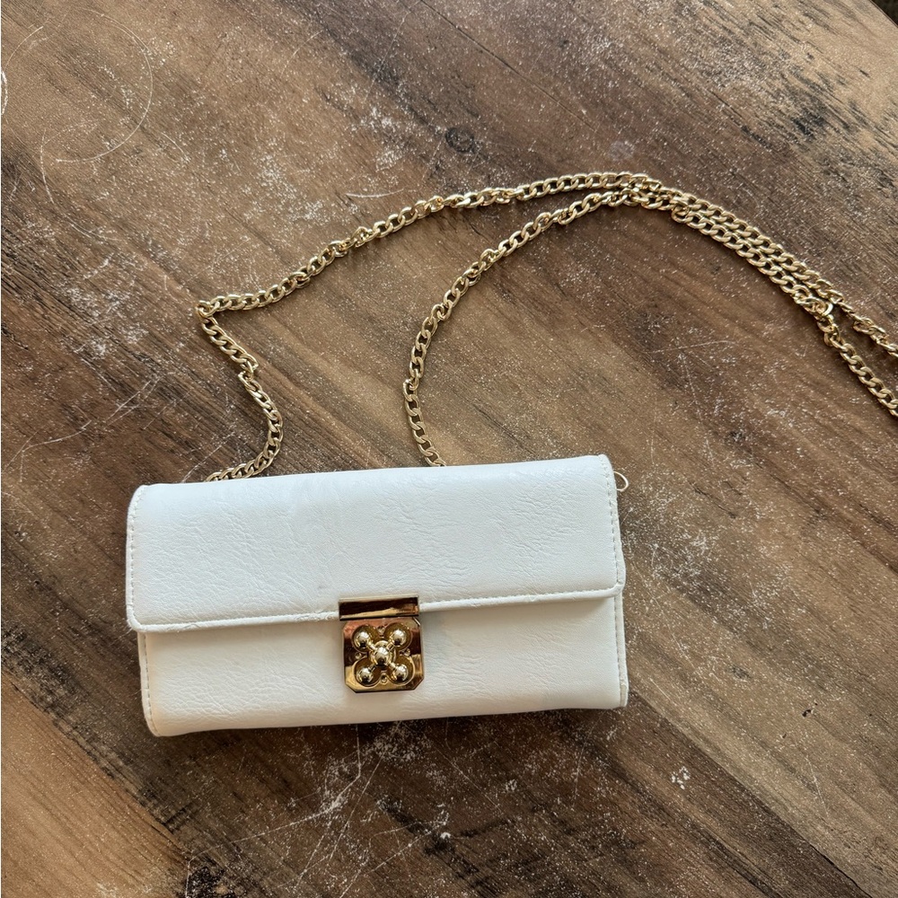 Elegant White Leather Clutch with Gold Chain